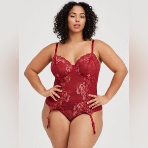 NWT Torrid Sexy Lingerie Plus Size 3 3X 22/24 Underwire Bustier Lace Red & Gold